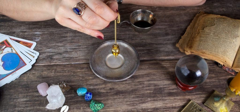 🔮 Guide de la voyance : transmission d'années d'expériences