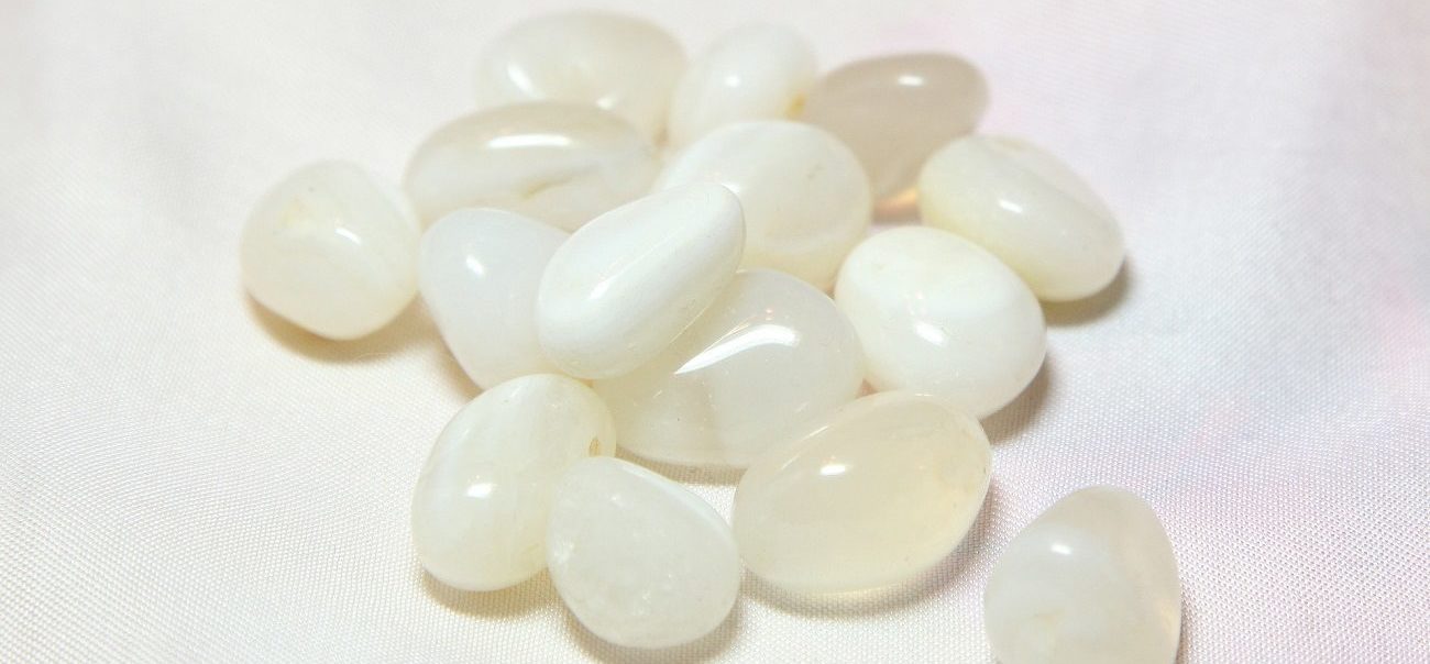 pierre agate blanche