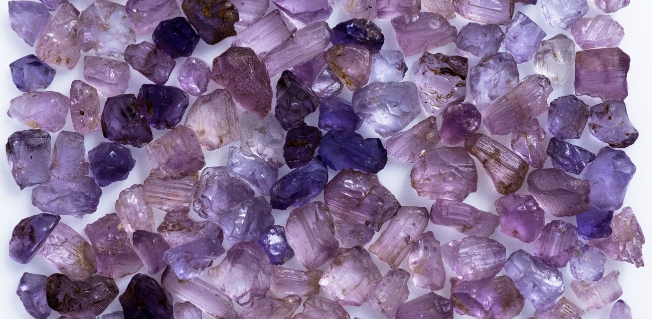 pierre Scapolite violette