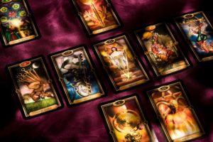 Lire la suite à propos de l’article L’art divinatoire de la Tarologie